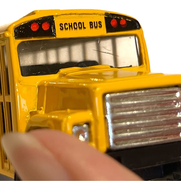 Vintage Die Cast Model Yellow School Bus Toy Car Vehicle Driver Black Silver Y2K - Picture 9 of 10